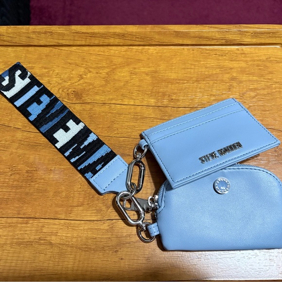 Steve Madden Barisa Dual Pouch Wristlet - Picture 1 of 8